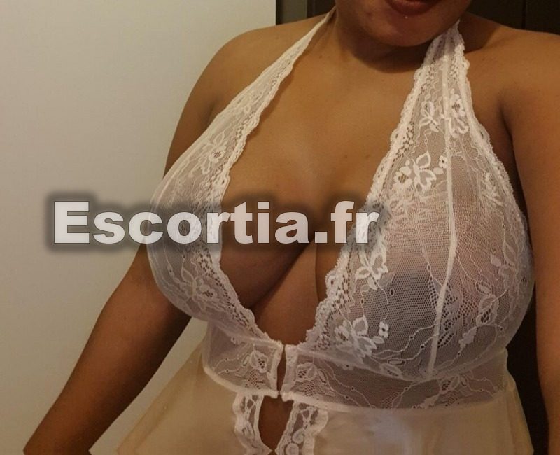 Ariana la Bimba escort Arbois