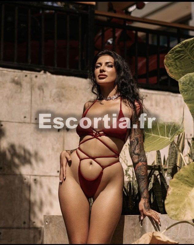 Malana escort Cherbourg