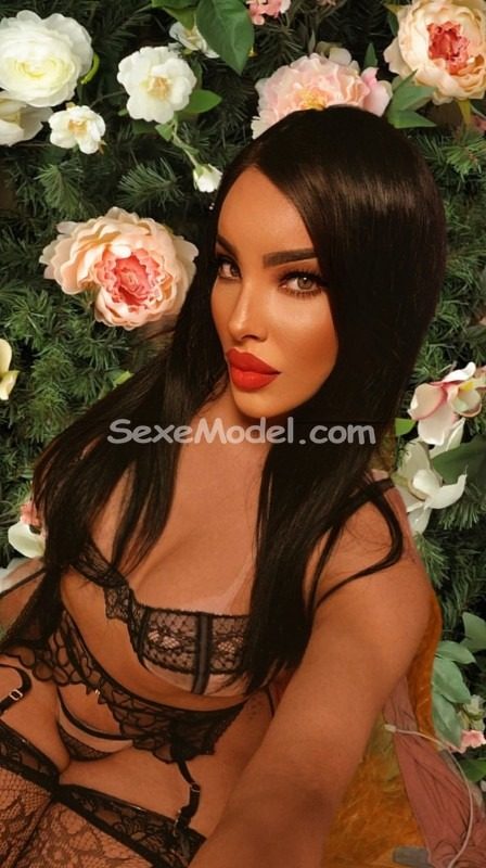 Nikita Mancini escort Paris