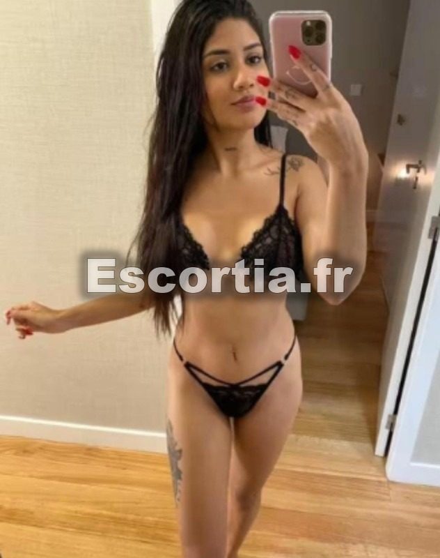 Fatima escort Saint-malo