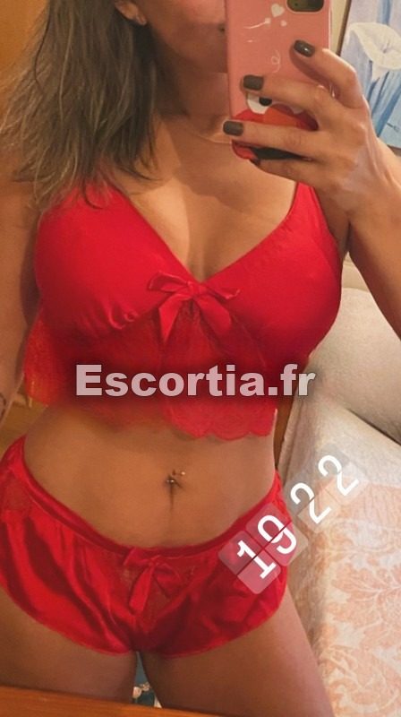 Chaud reel Isis photo 5