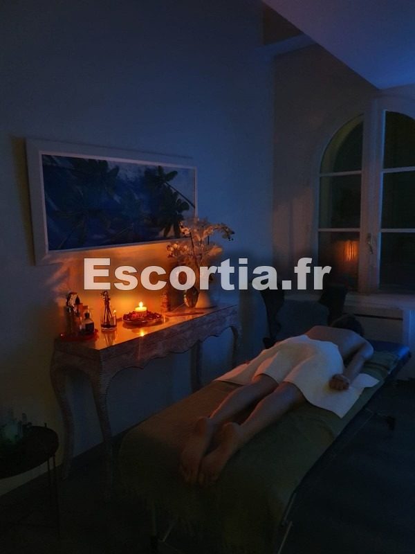 Alessia  masaj naturist photo 4