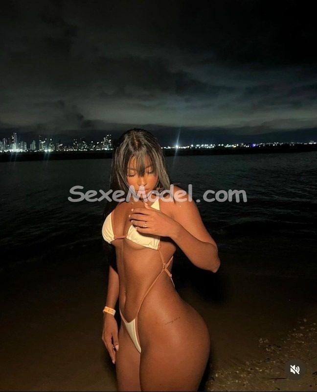 CAROLINE escort Toulon