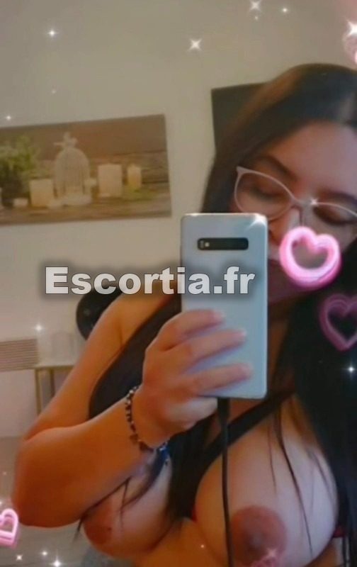 EMILY  Coquine escort Villeneuve-saint-georges