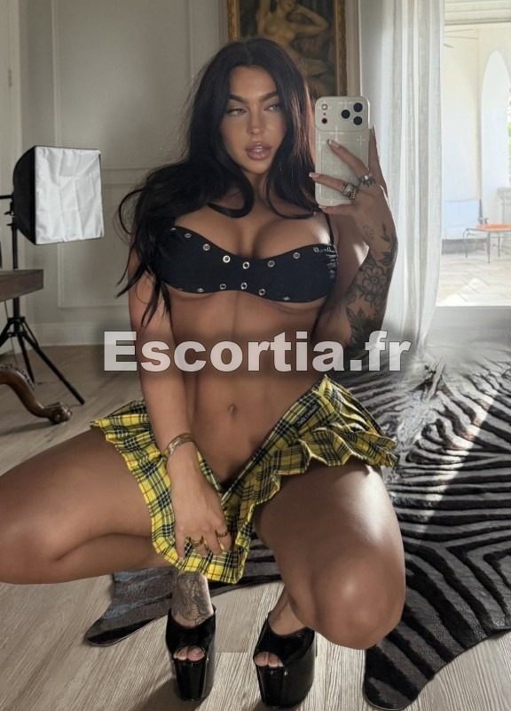 Show cam Girl escort Clermont-ferrand