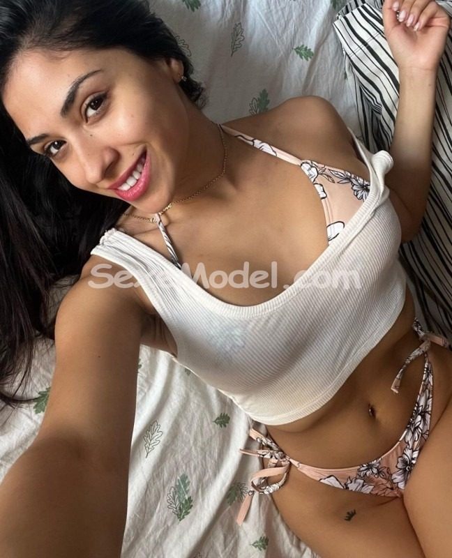 Tanya escort Saumur