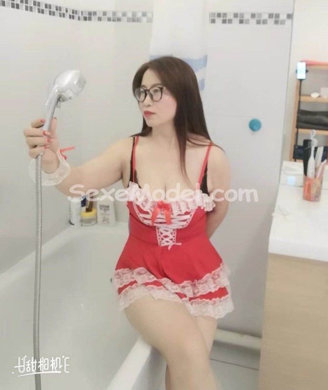 nako escort Douvaine