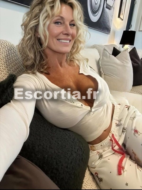 Cami escort Clermont-ferrand
