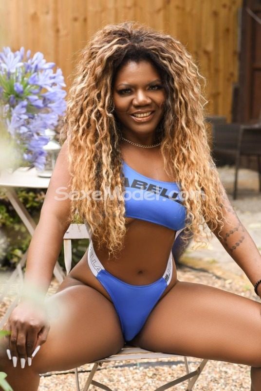 MEL REINE DU ANAL escort Montévrain
