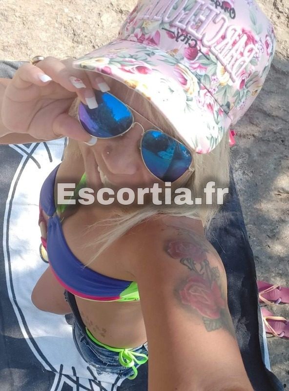 Petite blonde tree completa escort Montluçon