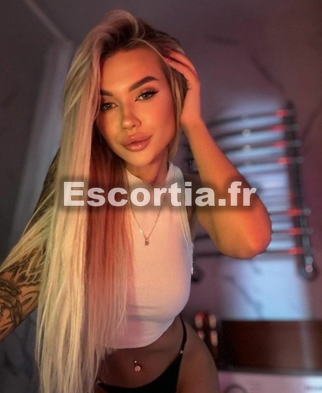 CYNTIA SODO escort Paris