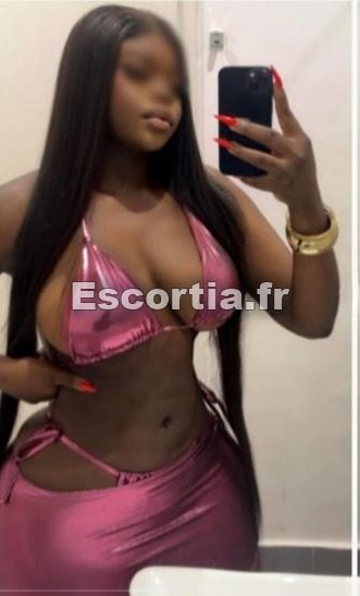 Naomi belle escort Carcassonne