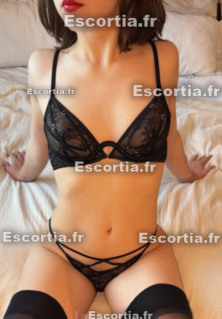 Lolita escort Paris