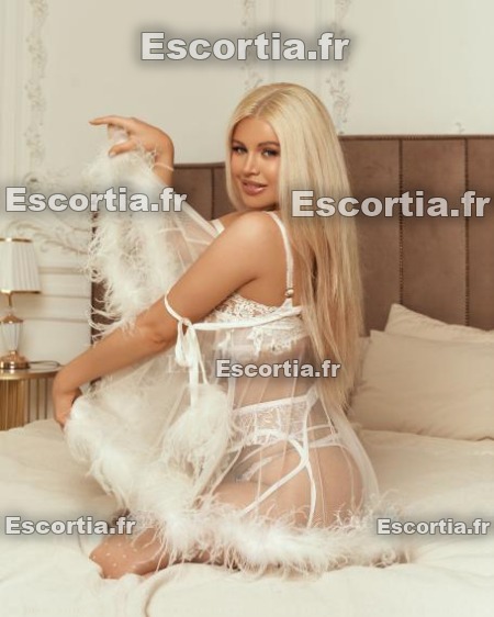 Adelinaaa photo 3