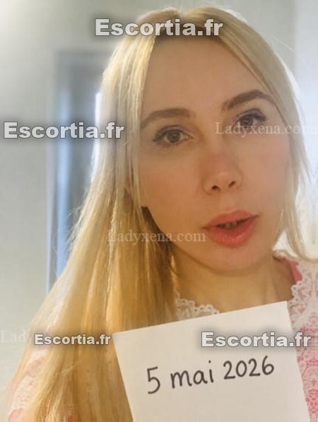 Amandinne escort La Rochelle