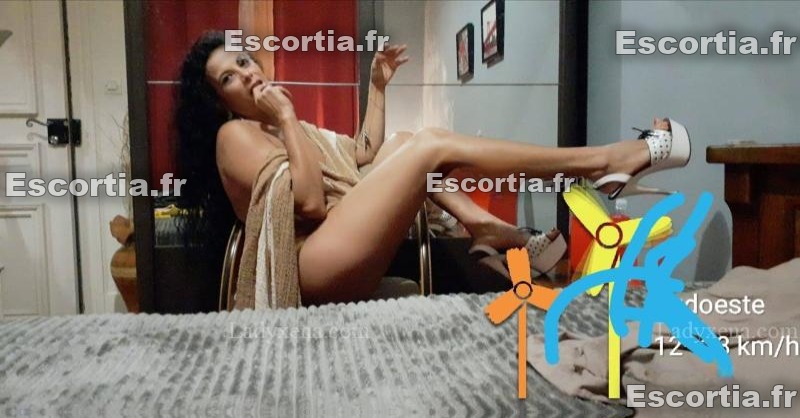 Analucy photo 2