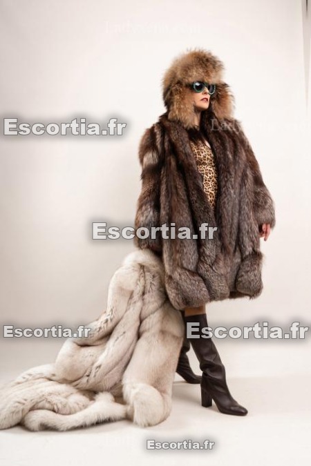 Arianefetich escort Paris