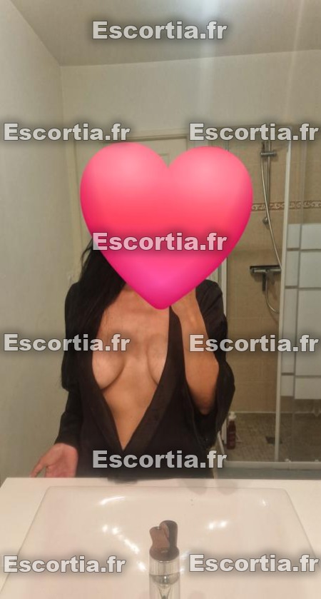 Assialov escort Paris