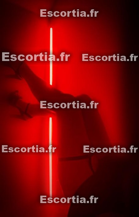 Azalee68 escort Cernay