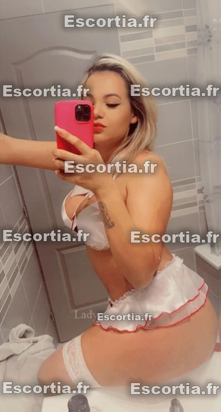 Bellelatine escort Millau