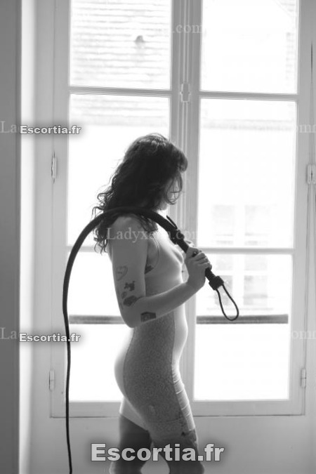 Capitainebebe escort Paris