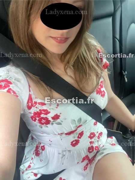Elisamlle escort Paris