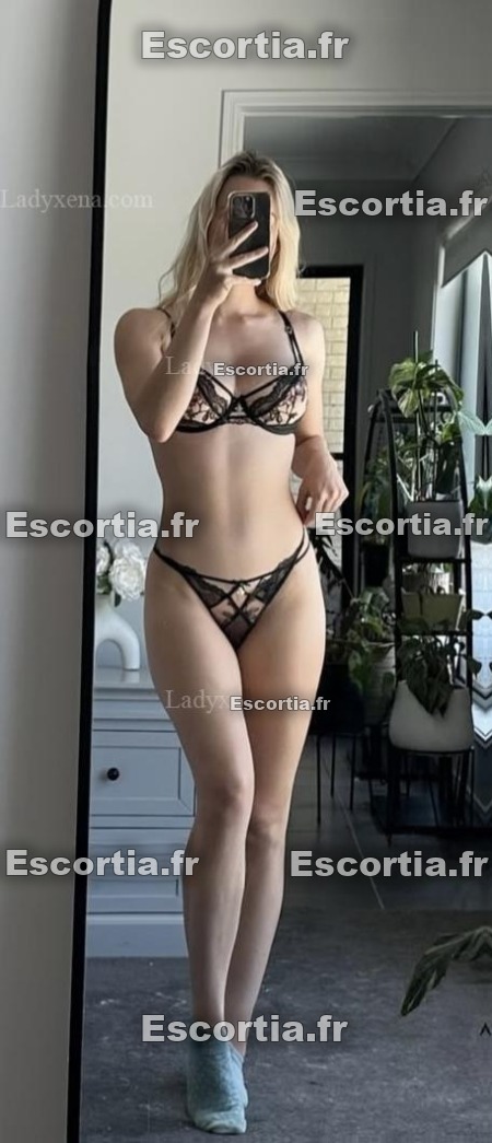 Emili photo 2