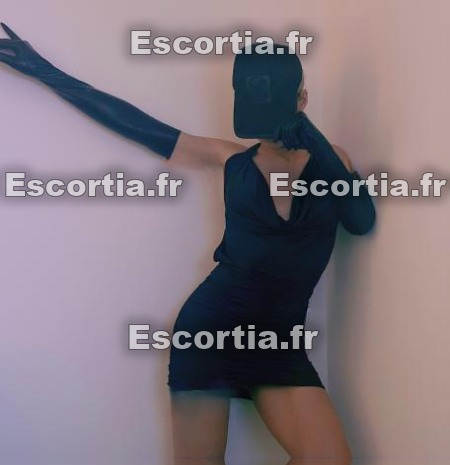 Emiliejolielily photo 2