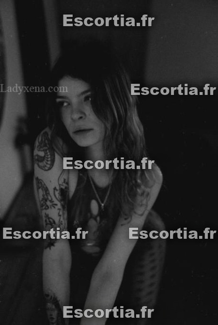 Emiliie photo 2