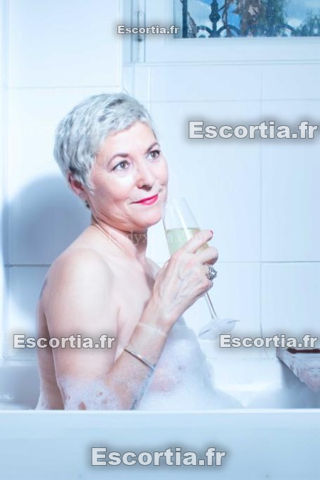 Escarpindeparis escort Paris