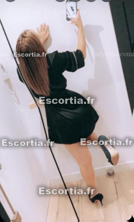 Gabrielly photo 2