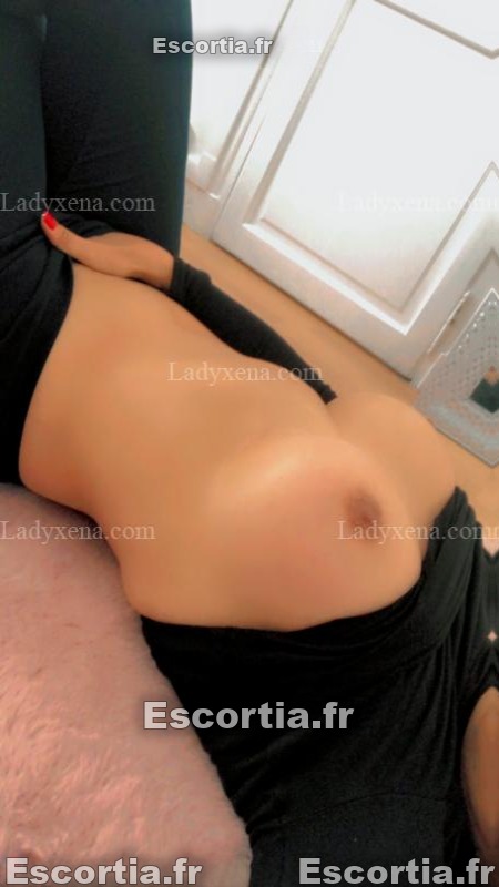 Isiis escort Paris
