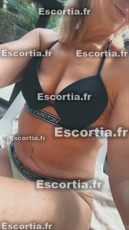 Julie57 escort Metz