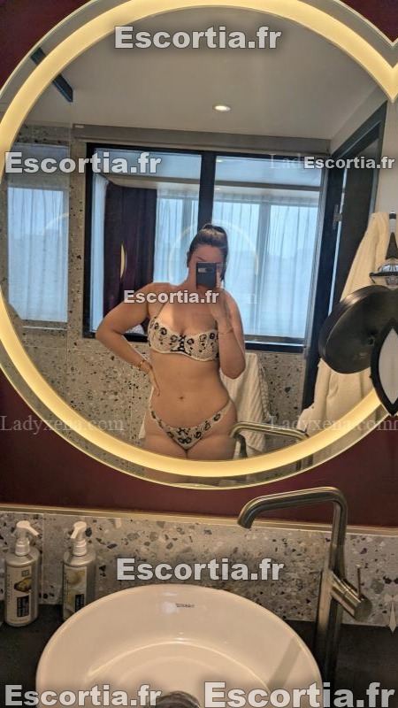 Khloe Roy photo 3