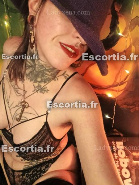 Lamia escort Poitiers