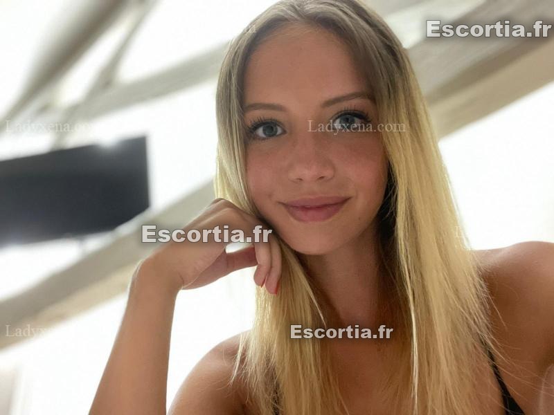 Lara Riviera photo 2