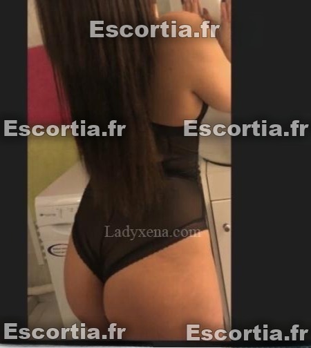 Laura760 photo 3