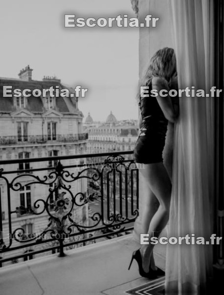 Lea 75 escort Paris