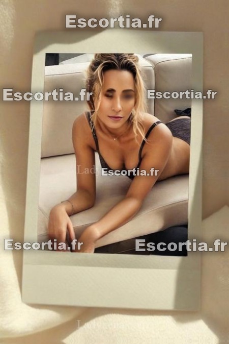 Leafrenchescort escort Paris