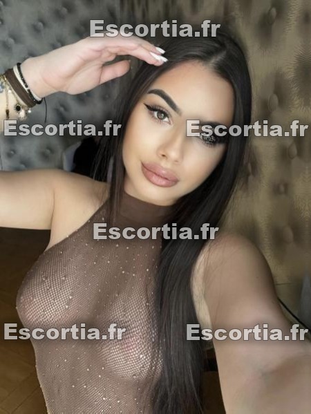 Lesfrancaises escort Delle