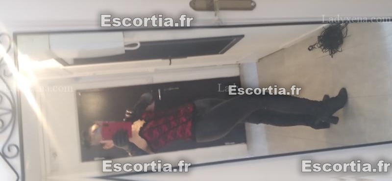 Lili17 escort Paris