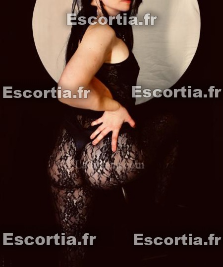 Lilith32 photo 4