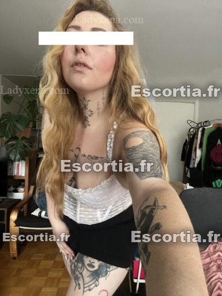 Maggievang escort Paris