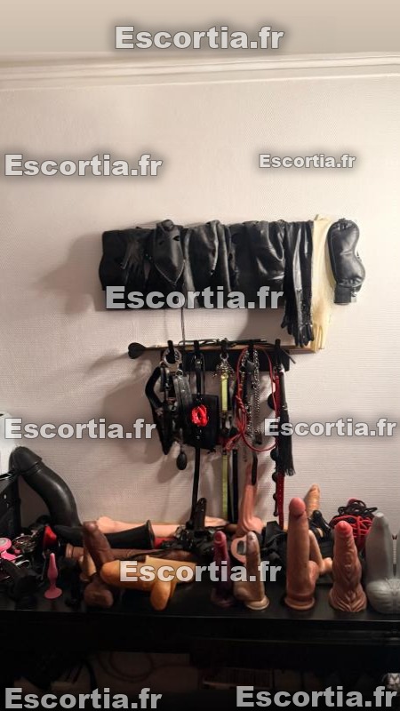 Maitressecarol photo 3