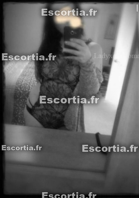 Mia84 escort Gourin