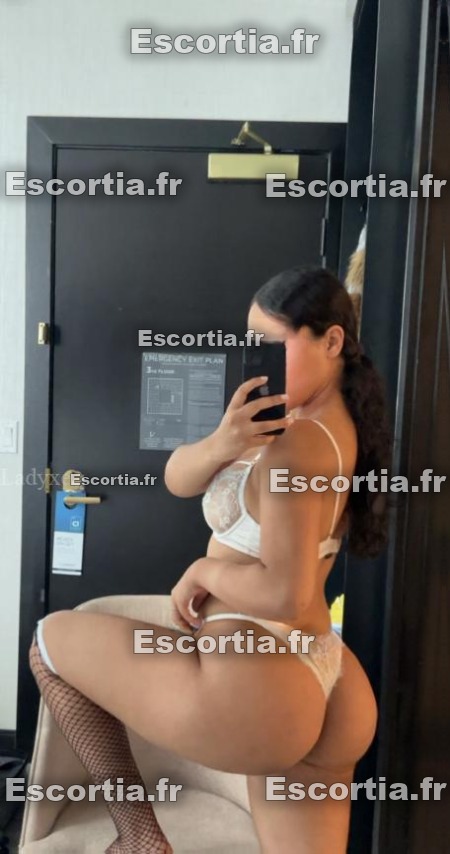 Mia Paris75 escort Paris