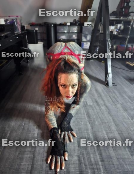 Miss Lilith photo 3