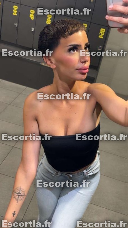 Misssarah escort Marseille