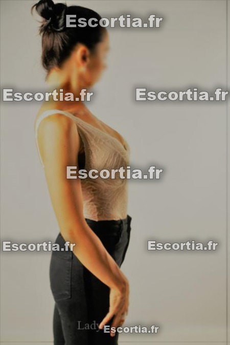 Noemies escort Paris