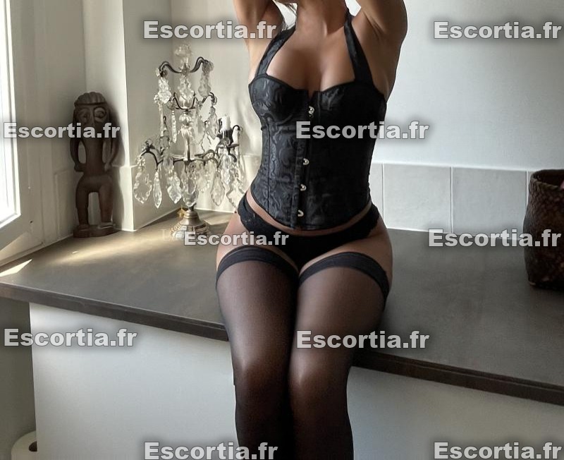Prettyselena escort Nimes
